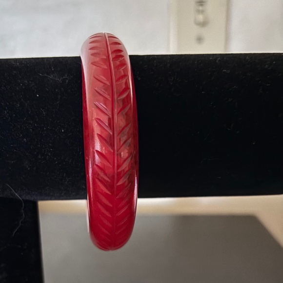 Splendette Red Bangle - Picture 1 of 1